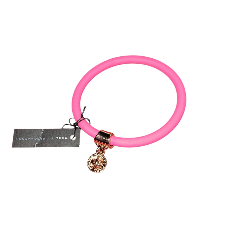 Marc by Marc Jacobs Knockout Pink Silicone Stretch Bracelet W/Gold Charm. NWT
